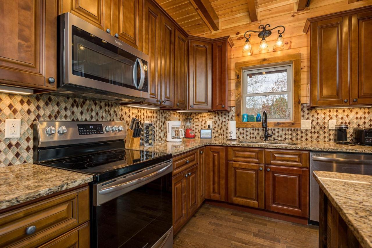 Ridge View Lodge Nature And Mountain View - Hot Tub - Firepit - Yard - Games Gatlinburg Zewnętrze zdjęcie